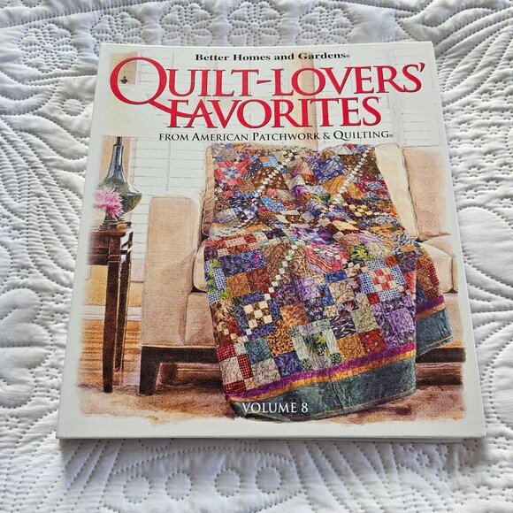 Quilt-Lovers Favorites Volume 8 American Patchwork & Quilting Hardcover Book - Picture 1 of 15